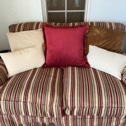 North Carolina’s Gold & Williams deep couch