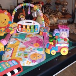 Fisher Price Smart Stages Interacting Kick S. Also  a  Leap Frog  ABC  They Sing  And  Pronounciate The  As BC