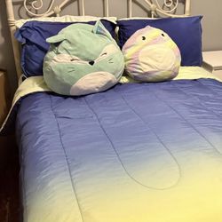 Full size bed with mattress