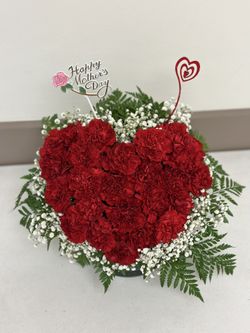 Mother’s day red heart flower arrangement