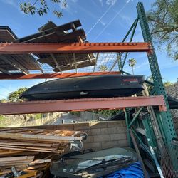 Yakima Skybox Or Thule 