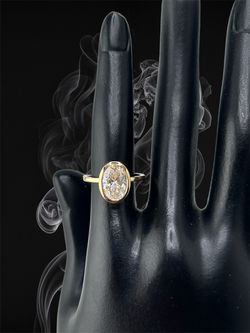 2 Carat oval shape lab-grown Diamond Ring 💍