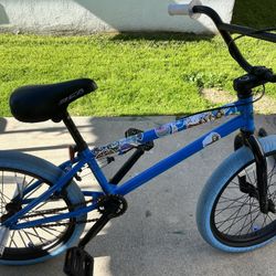 BMX BIKE