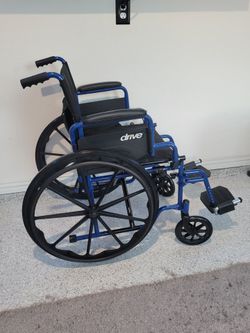 Brand New/Clean Extra Wide Wheelchair + Foot Rests