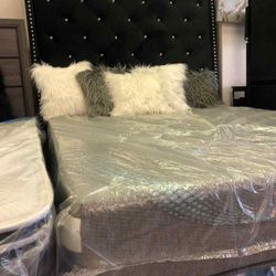 Queen Bed Frame 