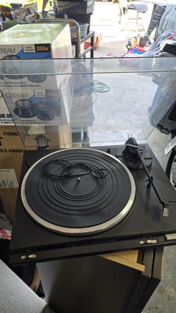 Technics Turntable