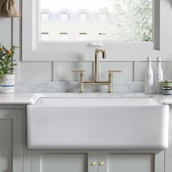 3320-WH 33" x 20" Single Bowl Farmhouse Kitchen Sink with Basket Strainer