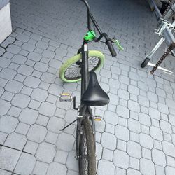 2 Bicycles 