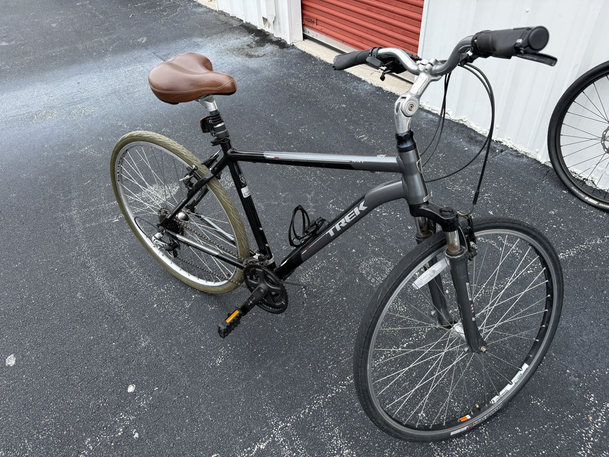 Trek Verve2 L frame 700 wheels 21 speed