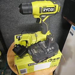 RYOBI 3/8 DRILL DRIVER KIT W/BATTERY AND CHARGER