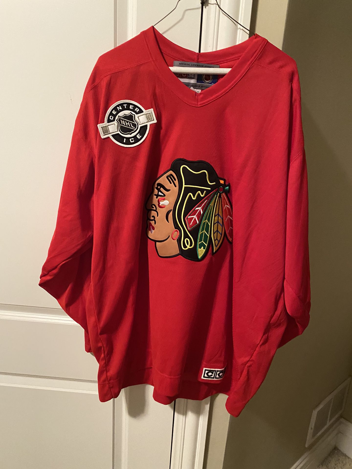 Chicago Blackhawks jersey for Sale in Chicago, IL - OfferUp