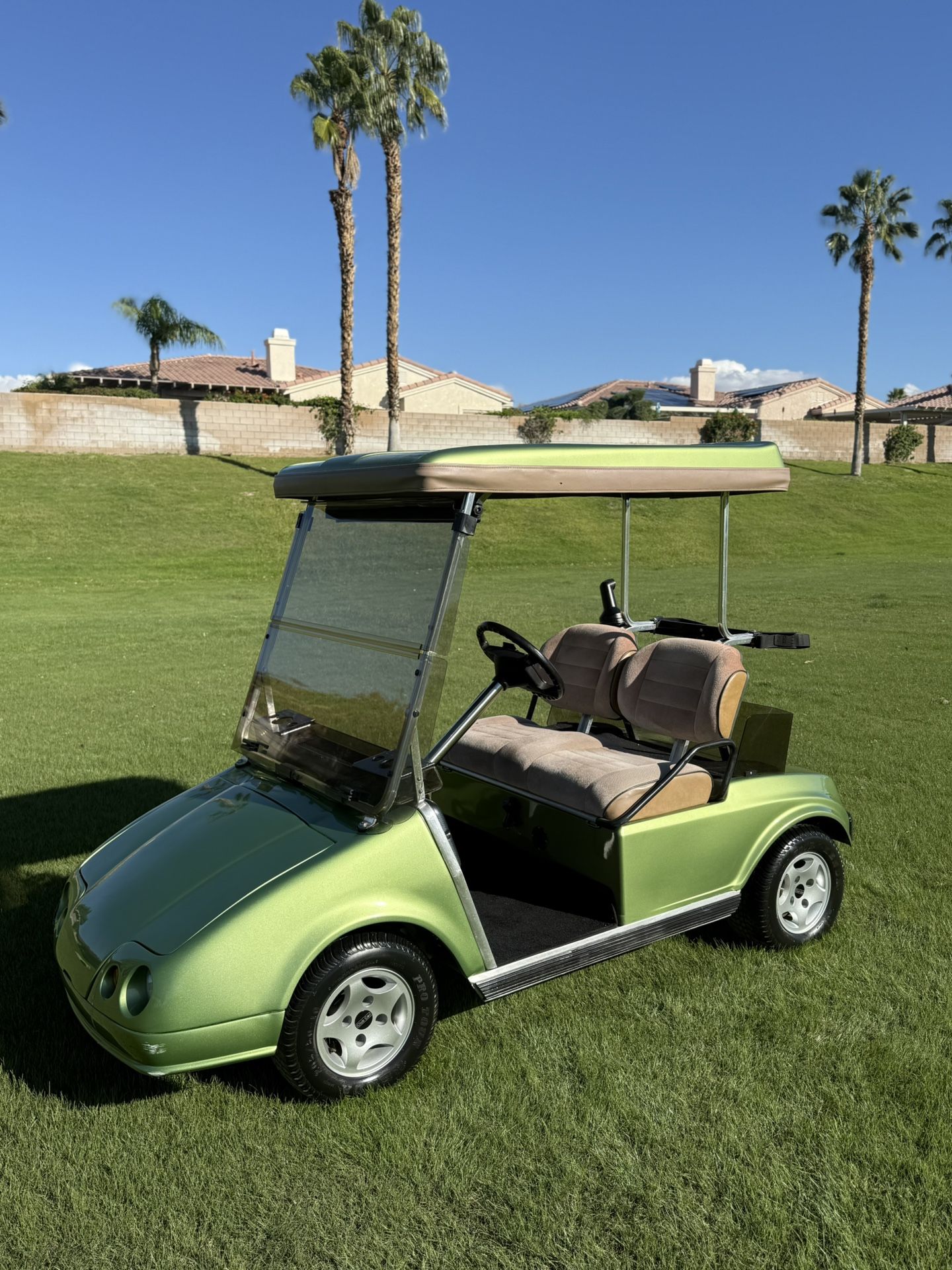 Club Car Golf Cart with High-Speed Motor (21 mph)