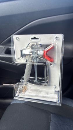 Paint sprayer gun