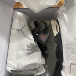 Undefeated Air Jordan 4 size 12