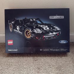 LEGO TECHNIC Ford GT40 MK ll 