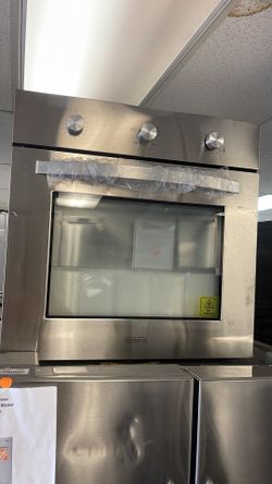 New open box 24”inch single oven