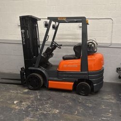 Toyota Forklift 5000lb Triple Tower Side Shift 