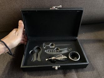 5 piece wine accessory set