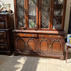 Vintage Mahogany Wooden China Cabinet
