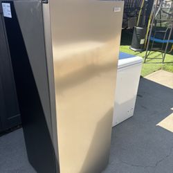 medium refrigerator or freezer
