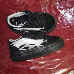 Brand New Toddler Van Size 4.0