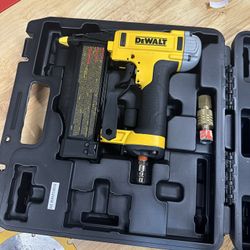 DeWalt 23 Gauge Pneumatic Pin Nailer (NEW)