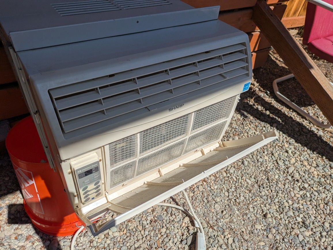 energy star window 12,000 BTU air conditioner