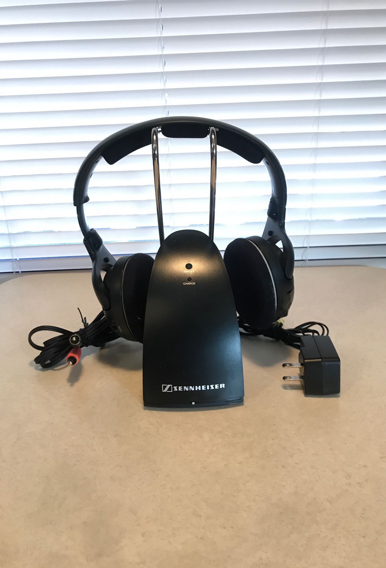 SENNHEISER RS 135 Wireless Audio Headphones