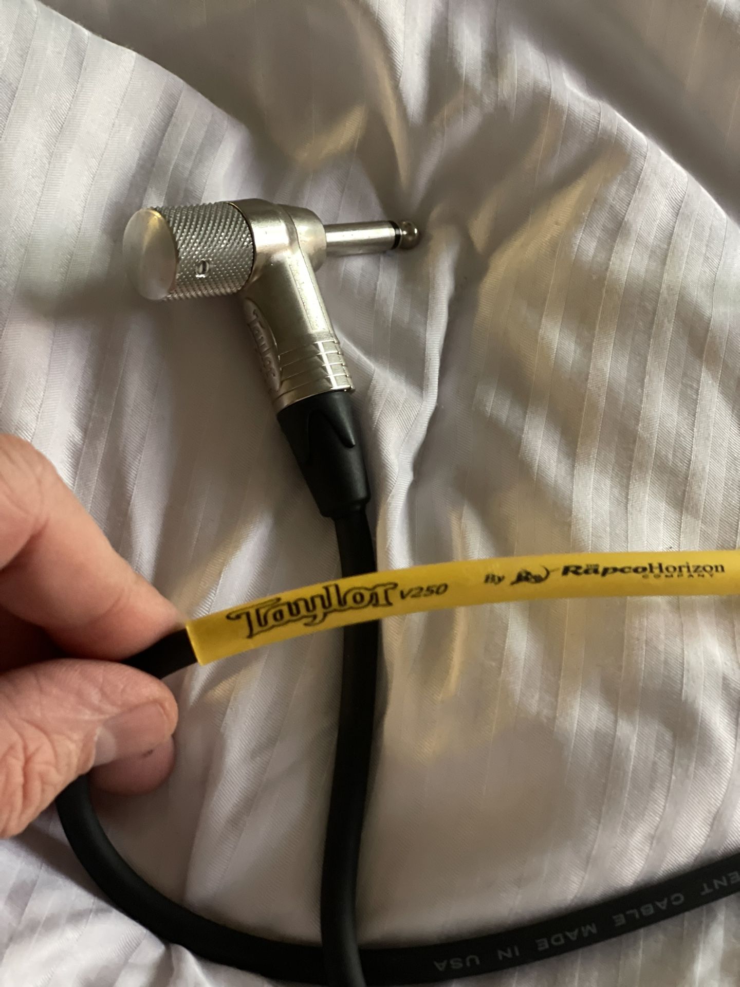 Taylor V250 - Guitar Cable With Volume Control
