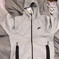 Nike Tech Hoodie Only
