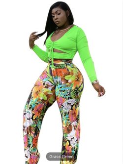 Plus Size Colorblock Knot Front Crop Tee & Floral Print High Waist