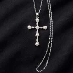 925 Sterling Silver Pearl And MOISSANITE Small cross necklace Size 18” Adjustable 