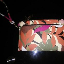 A Fashion Accessory Set For Ladies