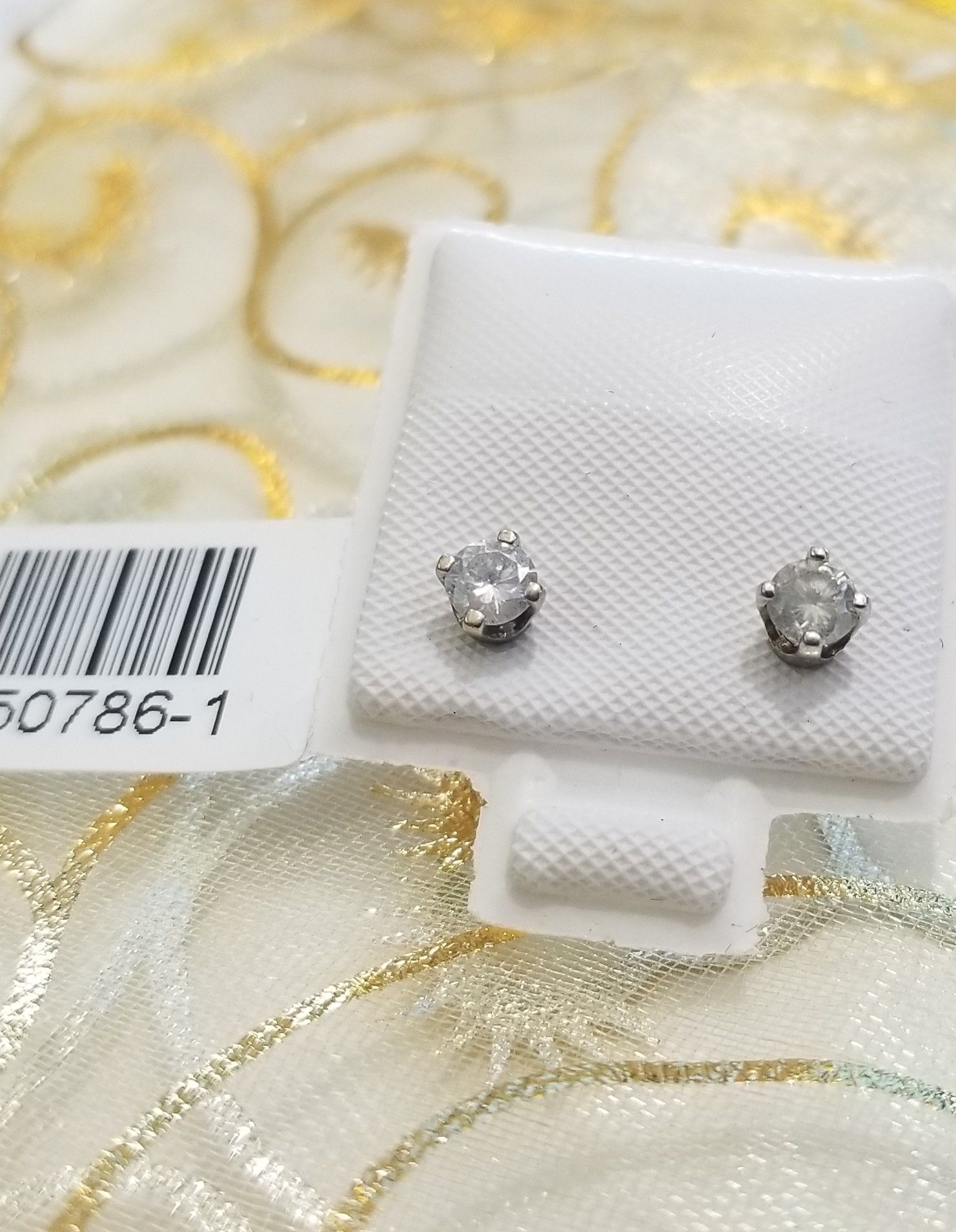 14K White Gold Diamond Stud earrings 💎