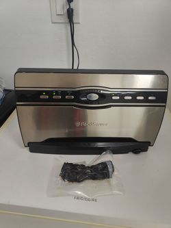 Food Saver vacuum works great in very good condition