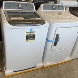 Washer And Dryer Set By Artic. 