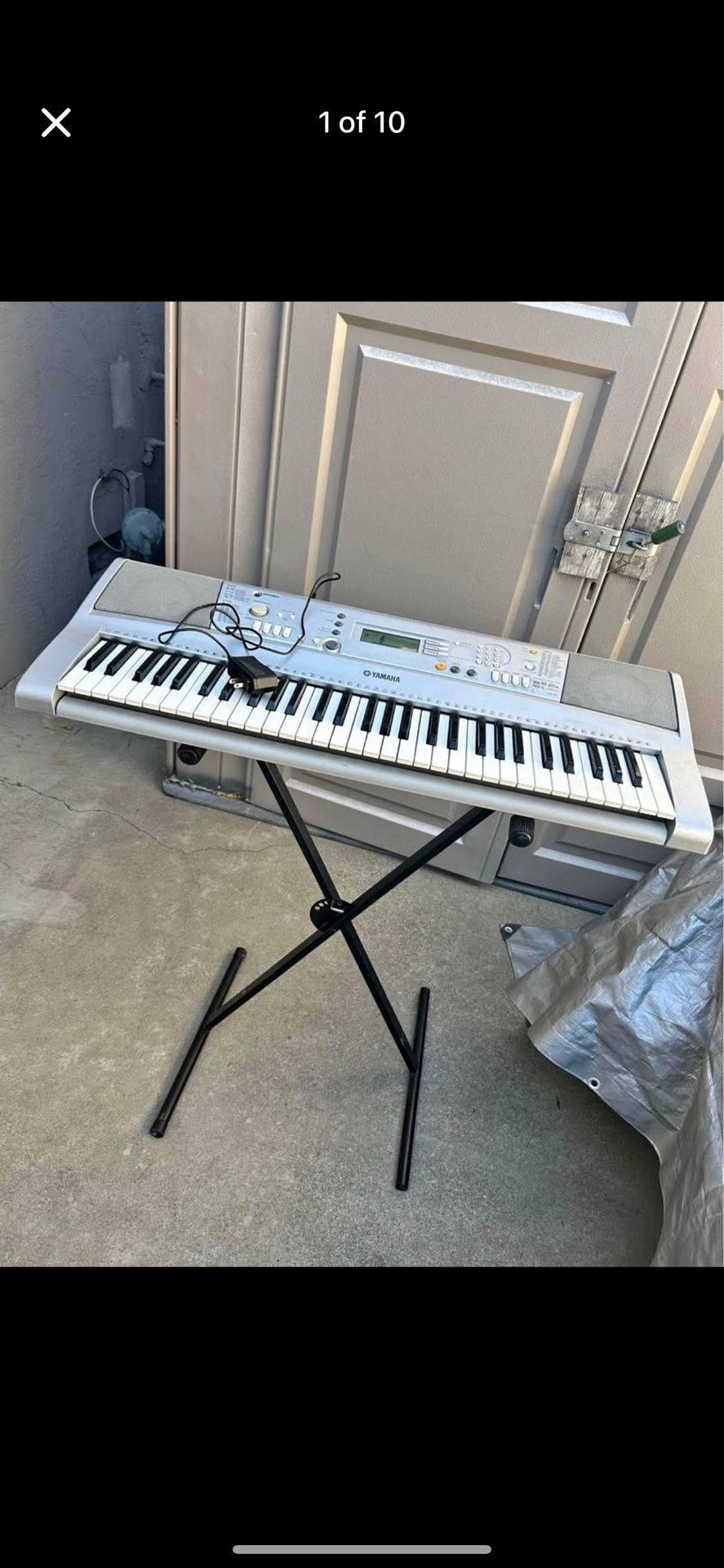 GRAY YAMAHA YPT-300 ELECTRIC PIANO KEYBOARD w Stan