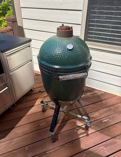 smoker Big green egg large (Trade or Cash)