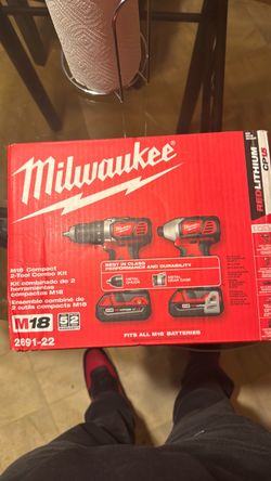 Milwaukee Drill and Impact Driver Dual Kit