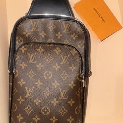New Louis Vuitton Avenue Sling Bag