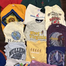 Vintage Clothing Lot Bundle L-XL 28 Pieces Chicago Bulls Atlanta Olympics Screen Stars Art Unlimited