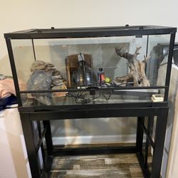 Reptile enclosure with stand and all accessories seen in the picture