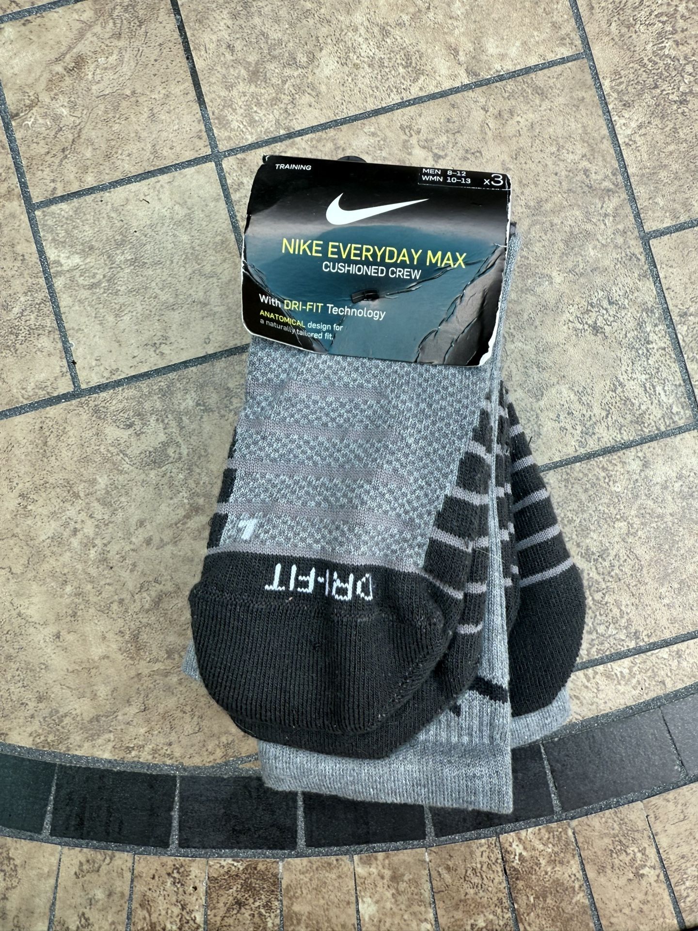 Nike Everyday Max (Men Size 8-12) Grey