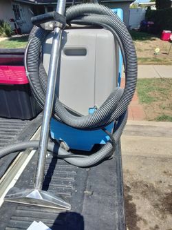 Industrial carpet cleaner