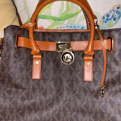 MICHAEL KORS Extra Large Handbag With Many Compartments 