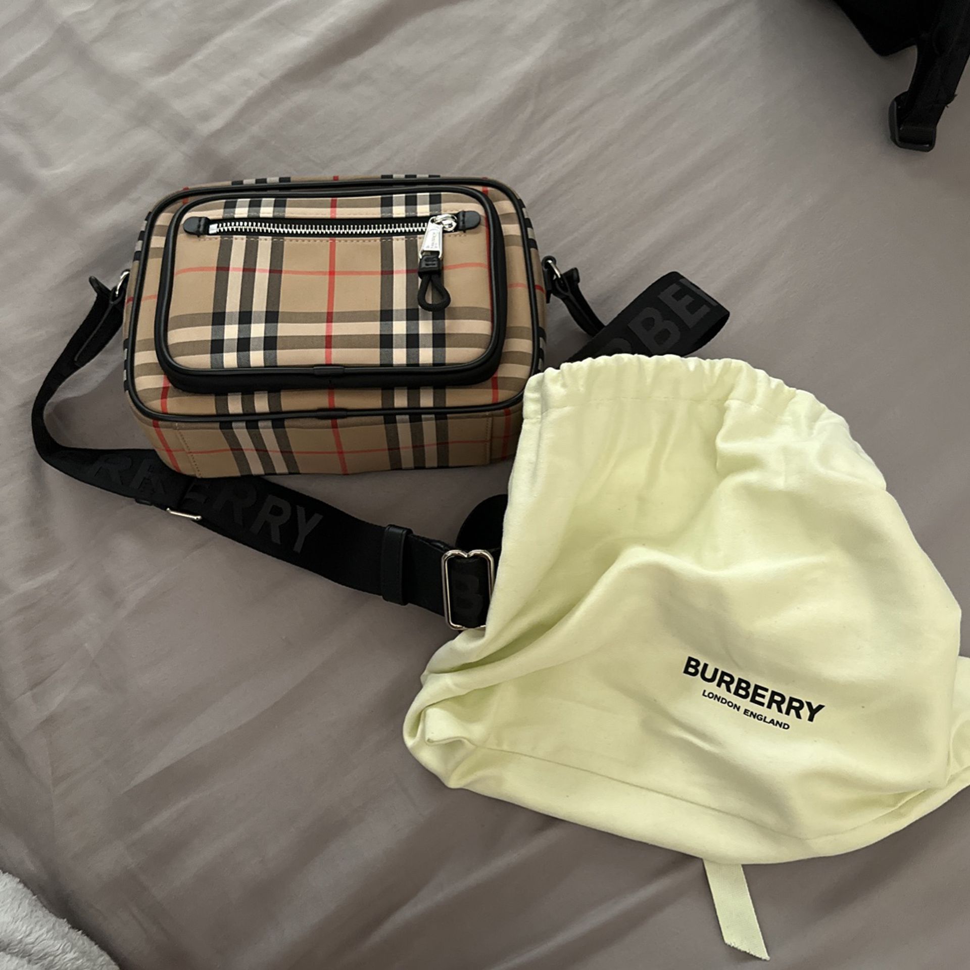 Burberry Cross Bag for Sale in Bronx, NY - OfferUp