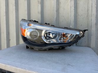 Mitsubishi outlander (2011 2012 2013 2014 2015 2016 2017 2018. Headlight headlamp right passenger side original used OEM