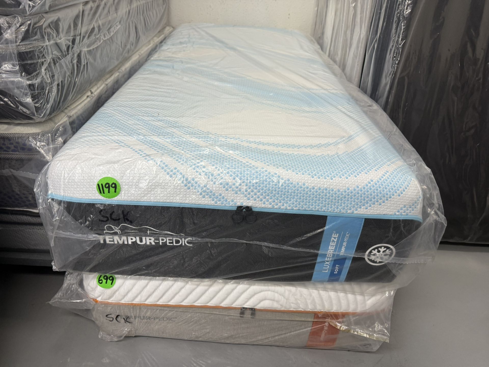 SPLIT CALIFORNIA KING TEMPURPEDIC LUXEBREEZE (SOFT) MATTRESS & BOX SPRING BED SET