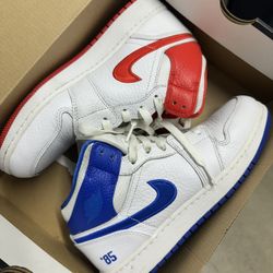 Jordan 1 Mid 
