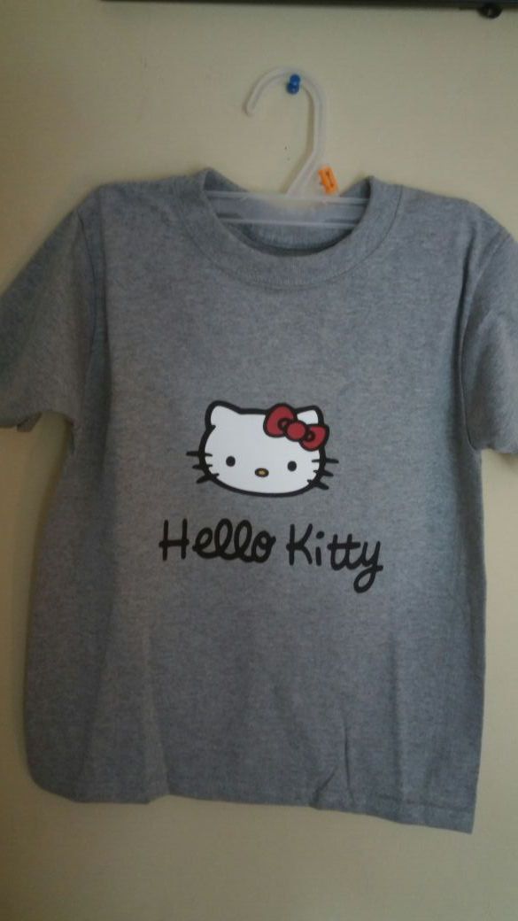Hello kitty gray T Shirt new 4/5 xsml